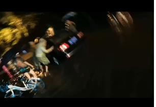 风雨里，最亮的警灯